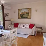 Casa Angolo Delle Rose شقة